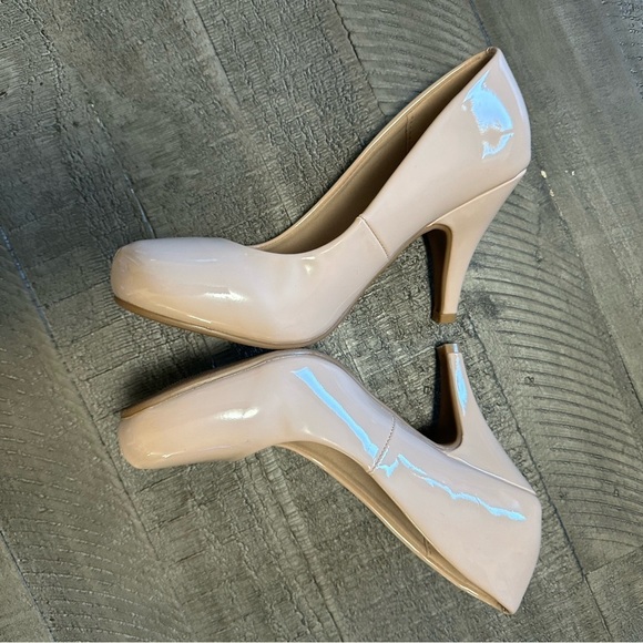 Dream Pairs Shoes - NWT Dream pairs nude blush pumps 7.5